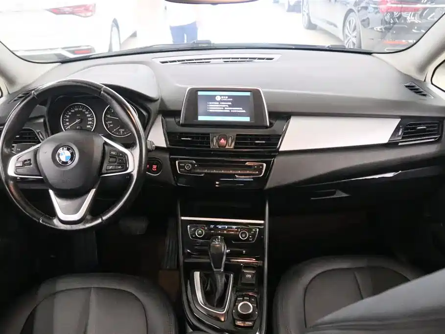 BMW 2 Series Active Tourer 218 i Leading