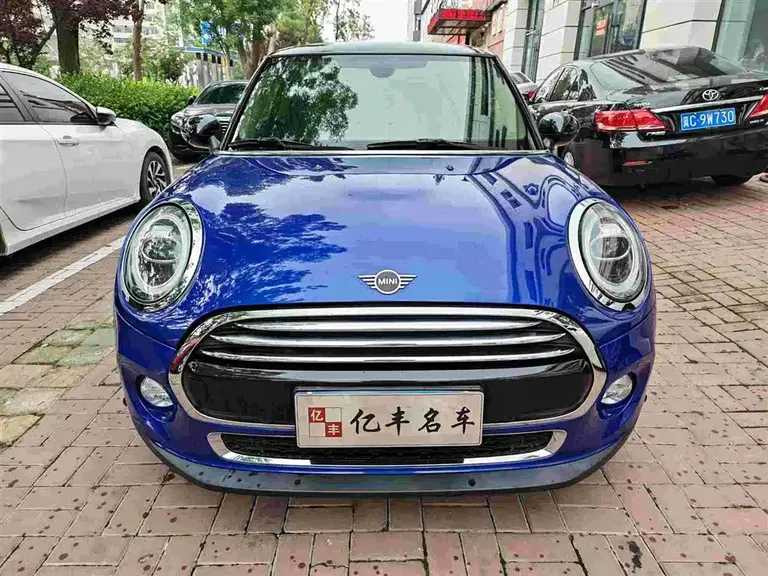 MINI 1.5 T COOPER Artist
