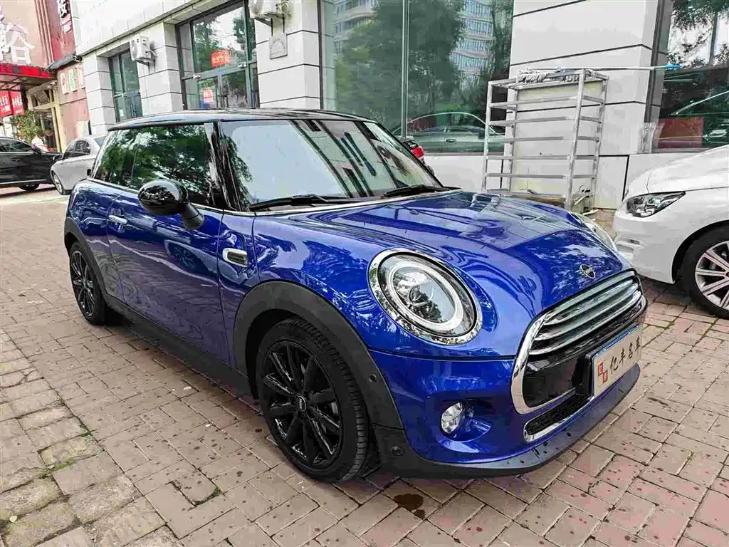 MINI 1.5 T COOPER Artist