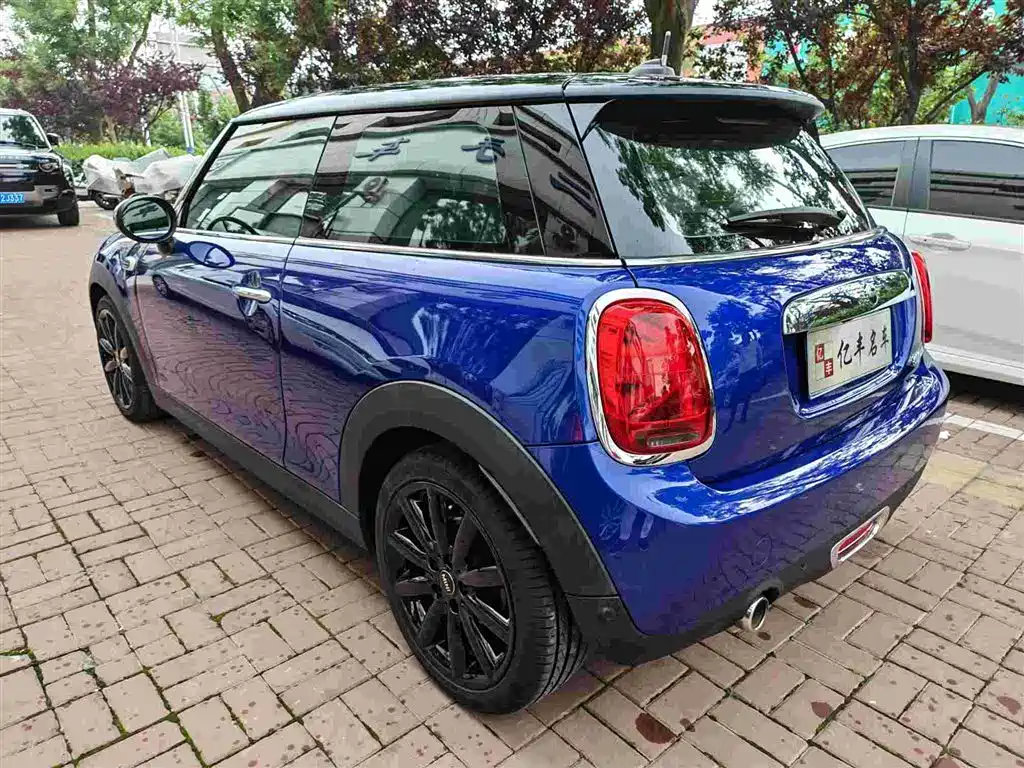 MINI 1.5 T COOPER Artist