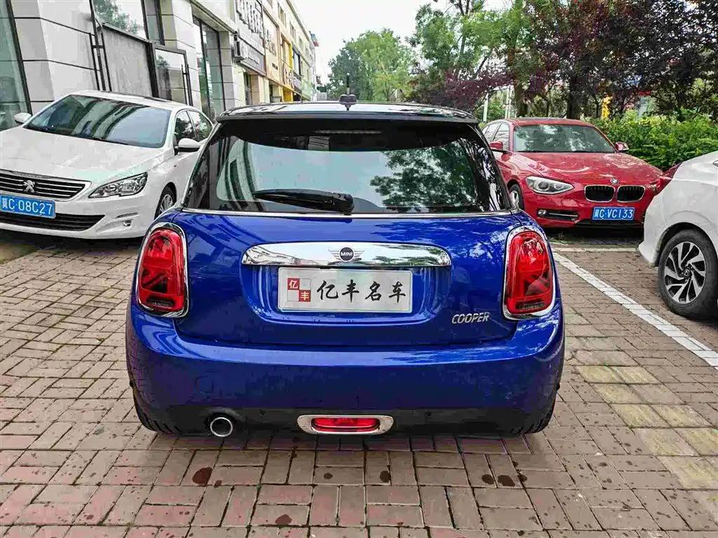 MINI 1.5 T COOPER Artist