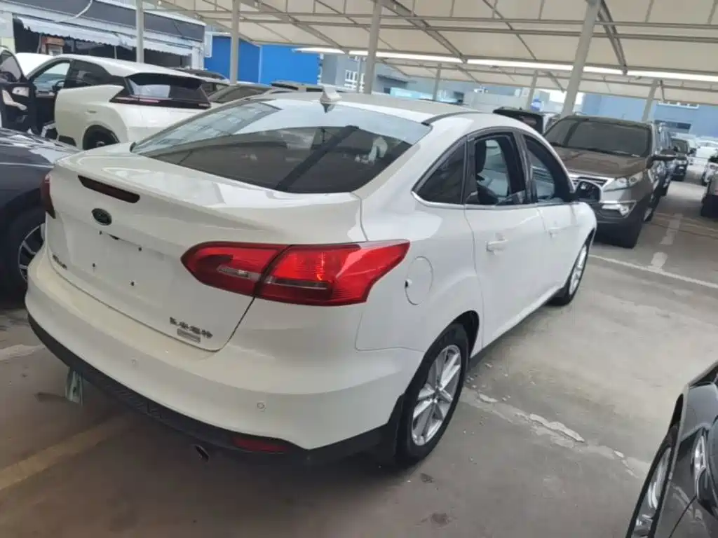 Focus 福克斯 2018款 三厢经典 EcoBoost 180 自动精英型