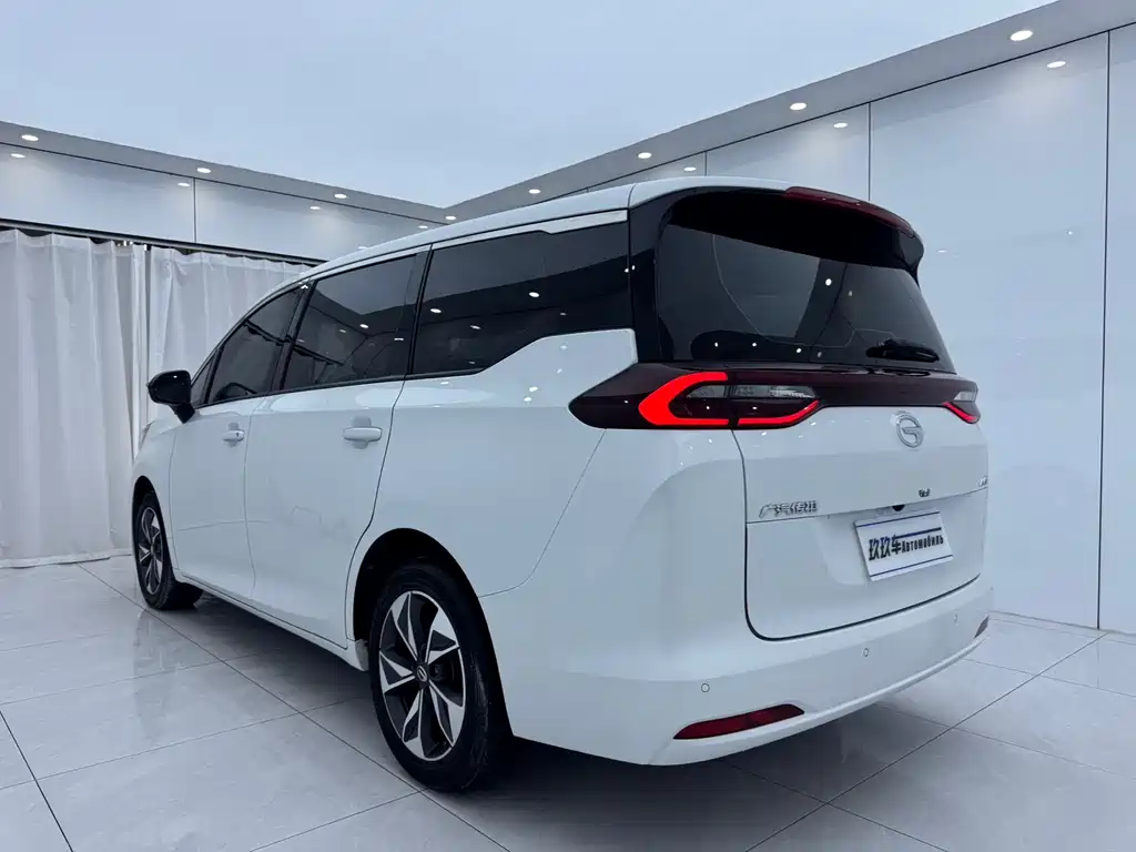 GAC Trumpchi M6 270 T DCT Luxury (7-seat)