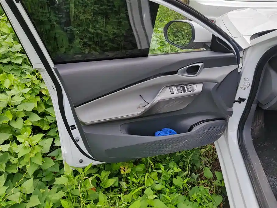 Baojun RC-5 1.5 L CVT Smart Shine Elite