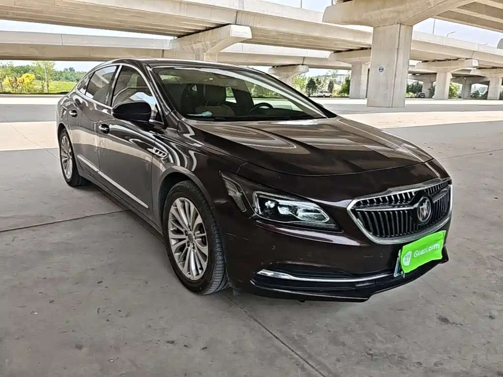 LaCrosse 28 T Luxury