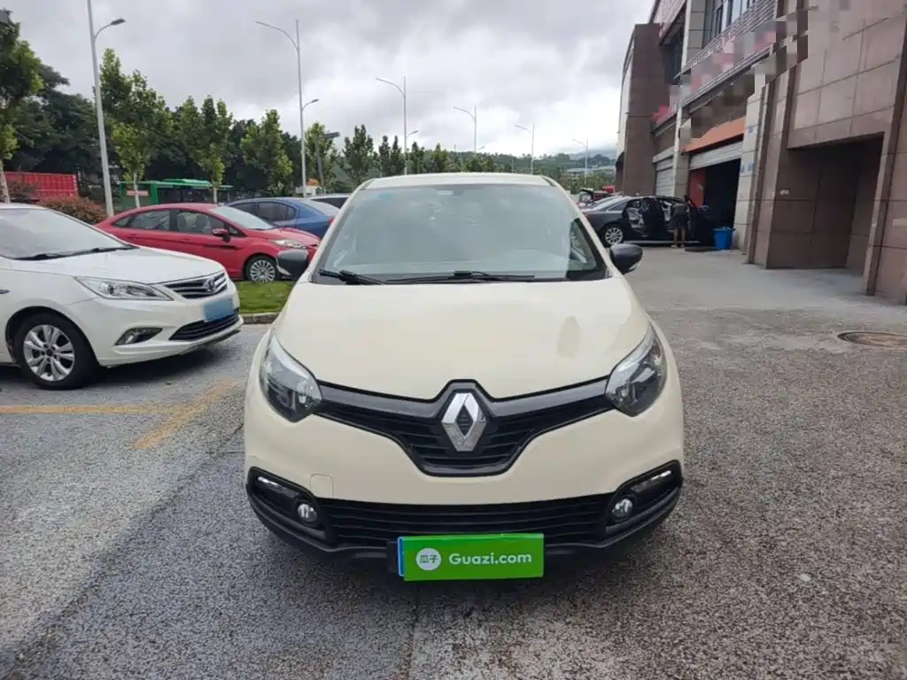 Captur 1.2 T Auto Standard