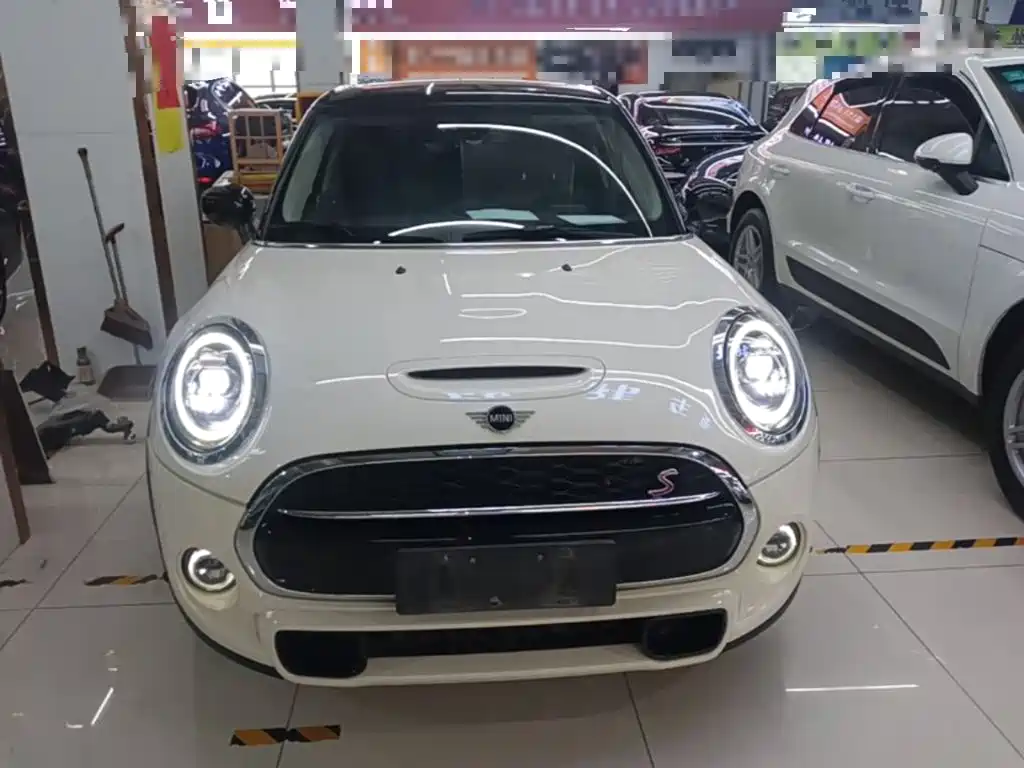 MINI 2.0 T COOPER S Artist 5-door