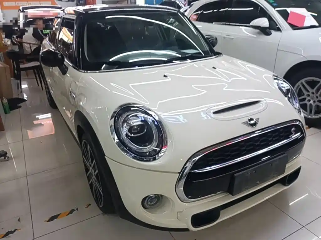 MINI 2.0 T COOPER S Artist 5-door