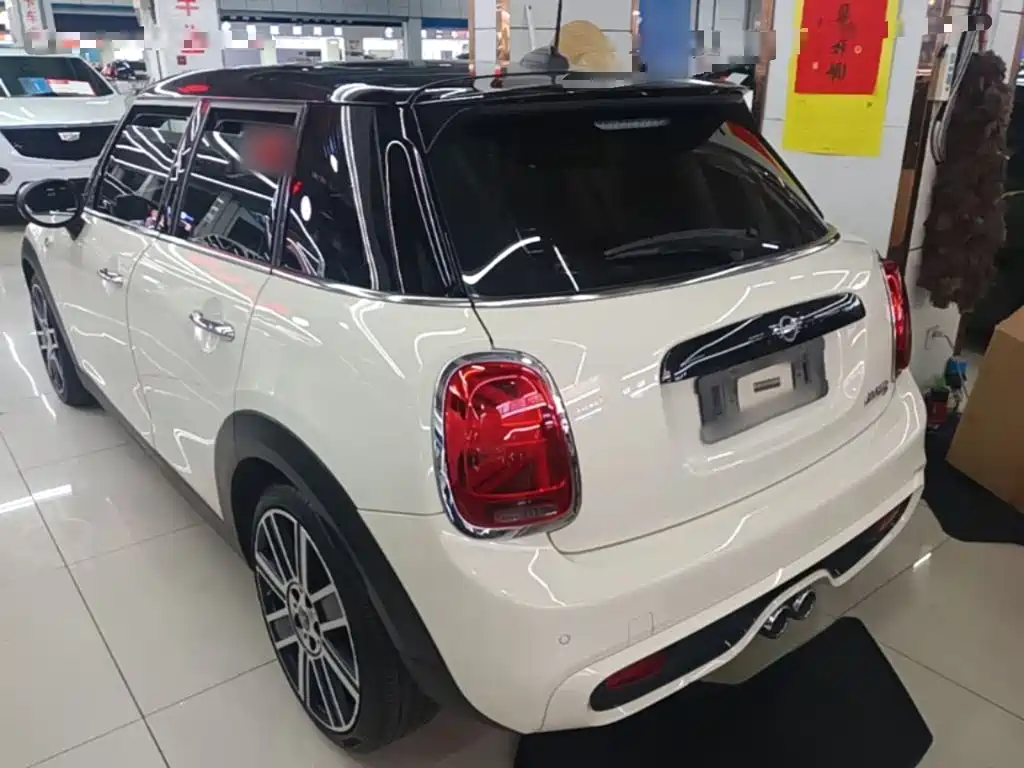 MINI 2.0 T COOPER S Artist 5-door