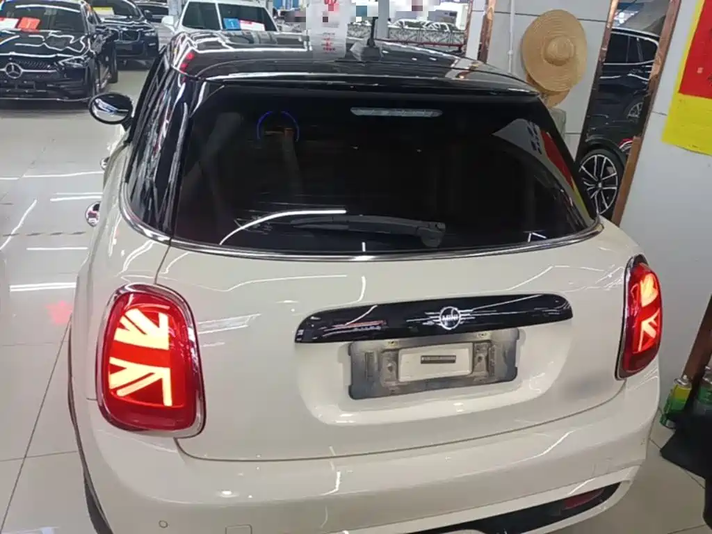 MINI 2.0 T COOPER S Artist 5-door