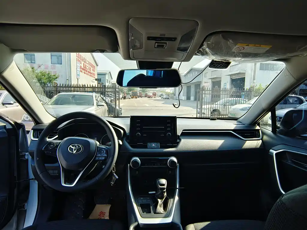 RAV4 2.0 L CVT 2 WD Urban