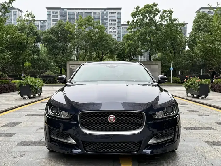 Jaguar XE 2.0 T 200 PS R-Sport
