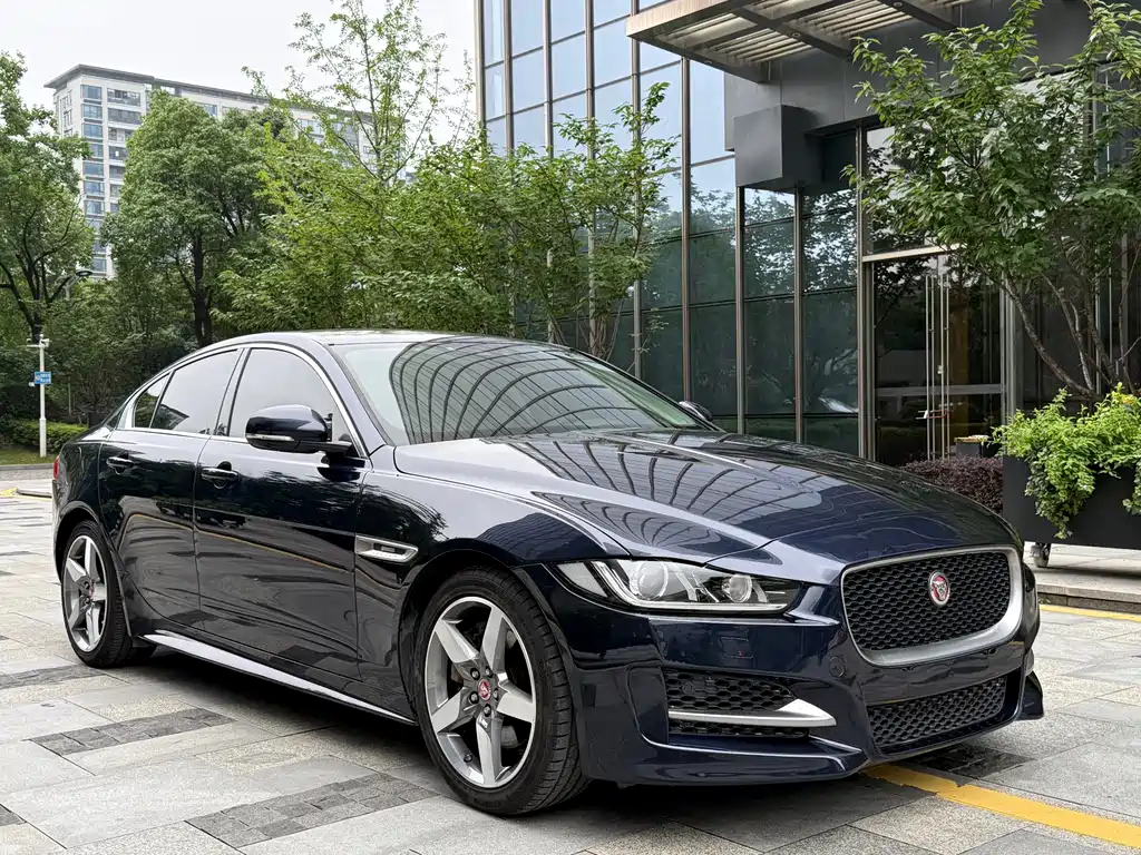 Jaguar XE 2.0 T 200 PS R-Sport