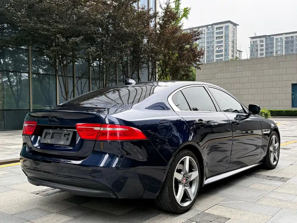Jaguar XE 2.0 T 200 PS R-Sport
