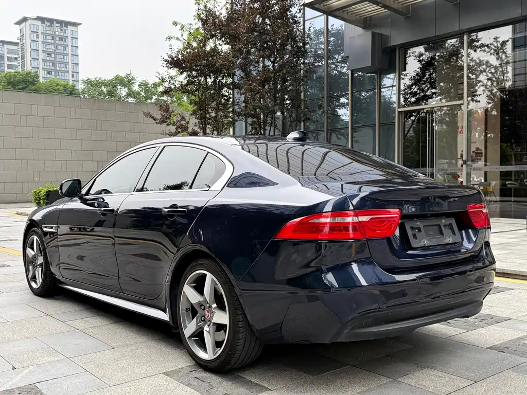 Jaguar XE 2.0 T 200 PS R-Sport