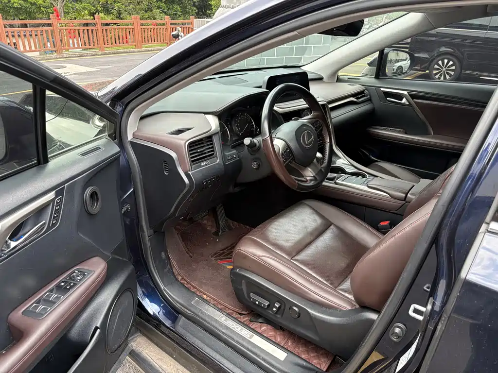 Lexus RX 雷克萨斯RX 2020款 改款 300 四驱豪华版