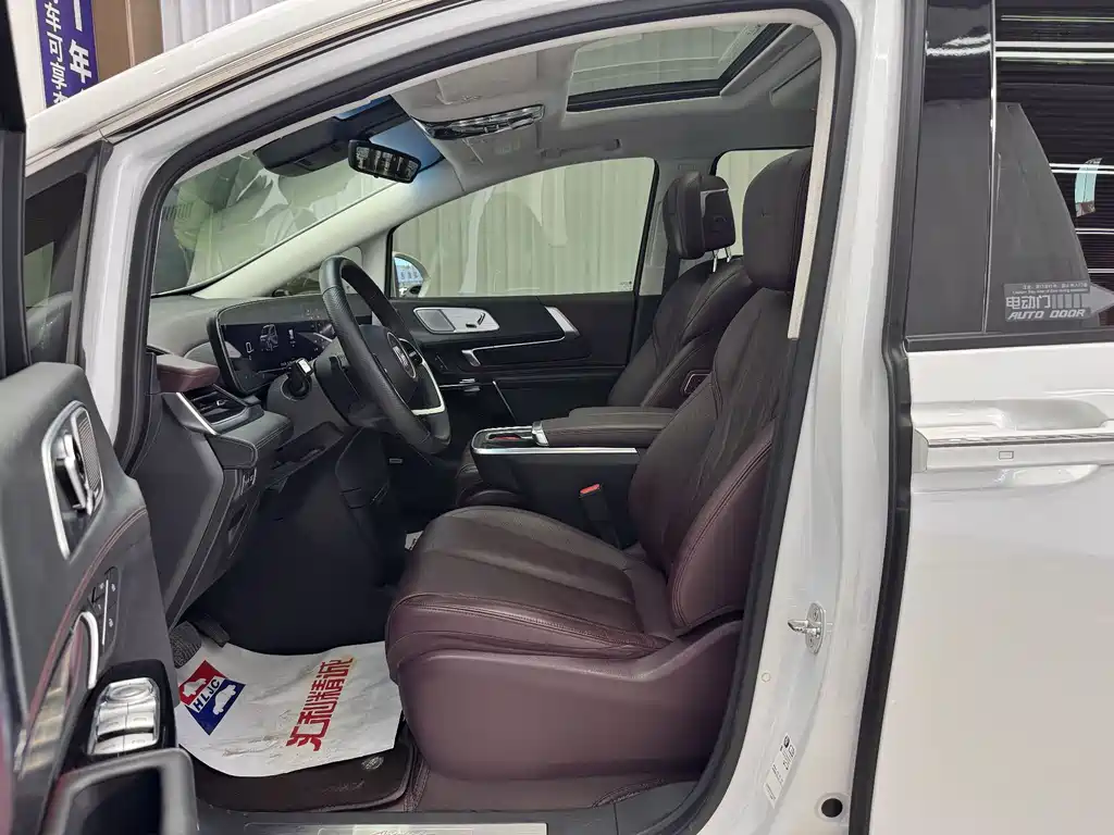 Century 2.0 T 6-seat Heritage