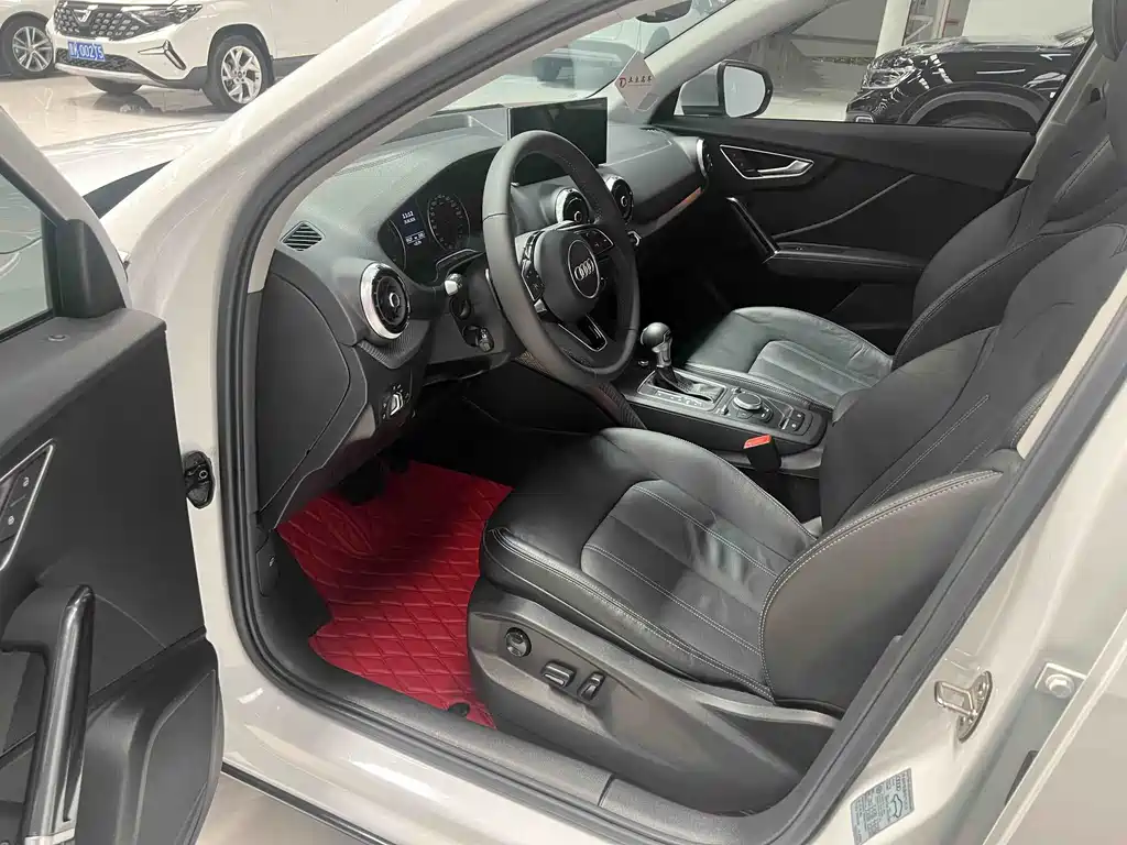 Audi Q2 L 35 TFSI Progressive Elegant
