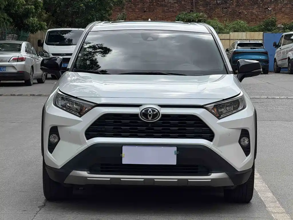 RAV4 2.0 L CVT 4 WD Style Plus