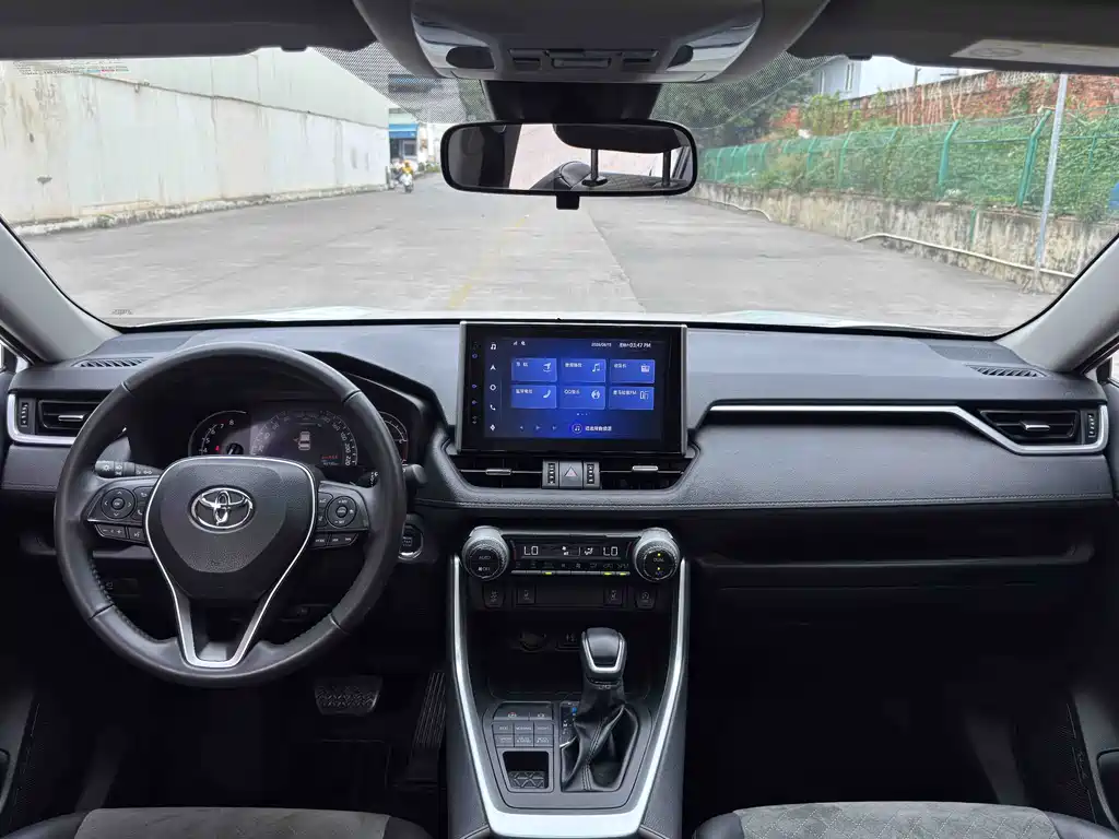 RAV4 2.0 L CVT 4 WD Style Plus