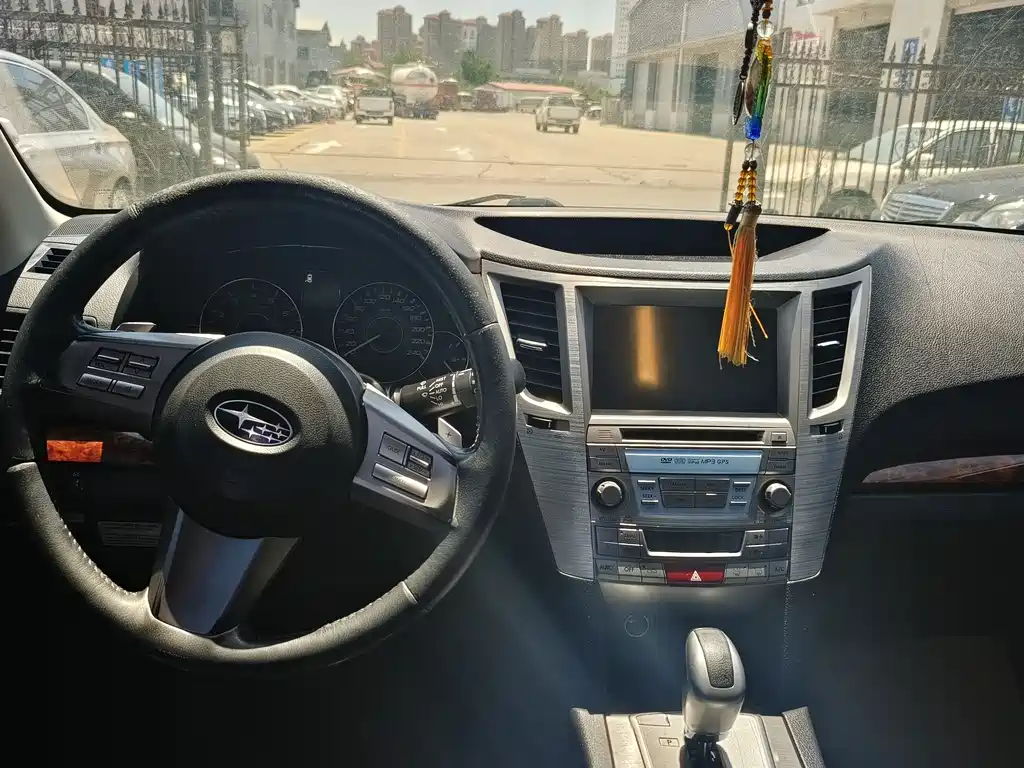 Outback 2.5 i Luxury Navigation