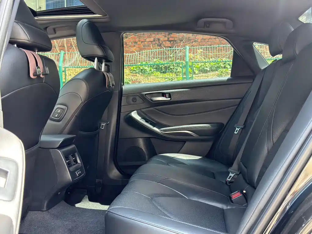 Avalon 2.0 L Luxury