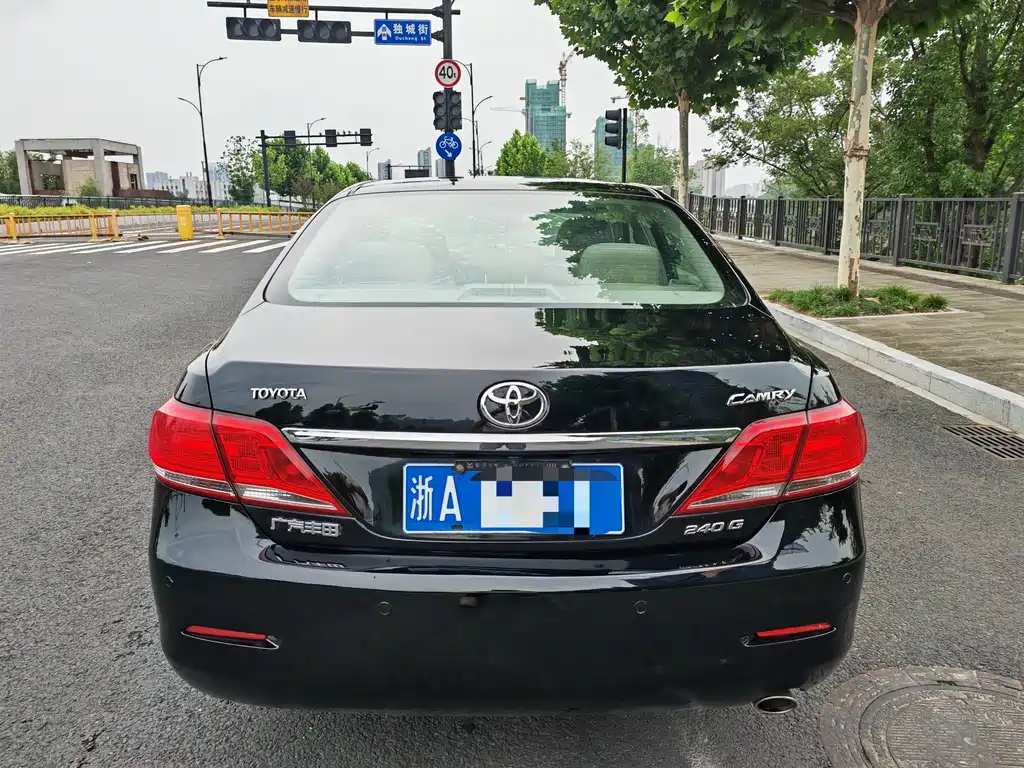 Camry 240 G Luxury