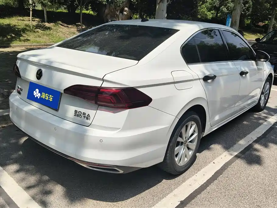 Bora 280 TSI DSG Elite Connected