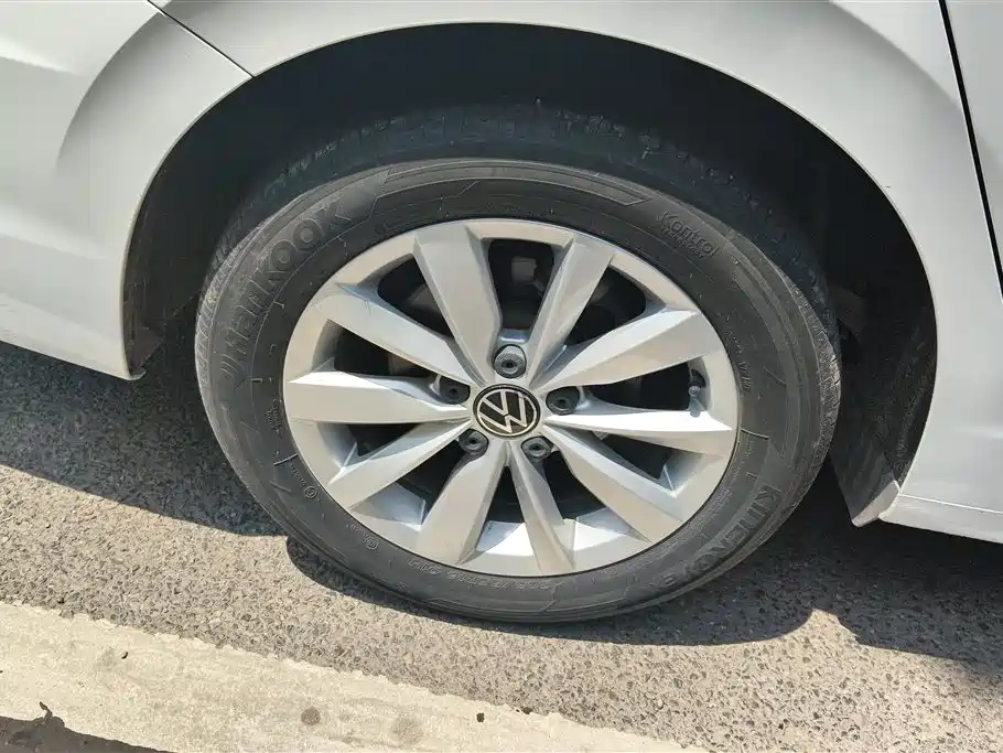 Bora 280 TSI DSG Elite Connected