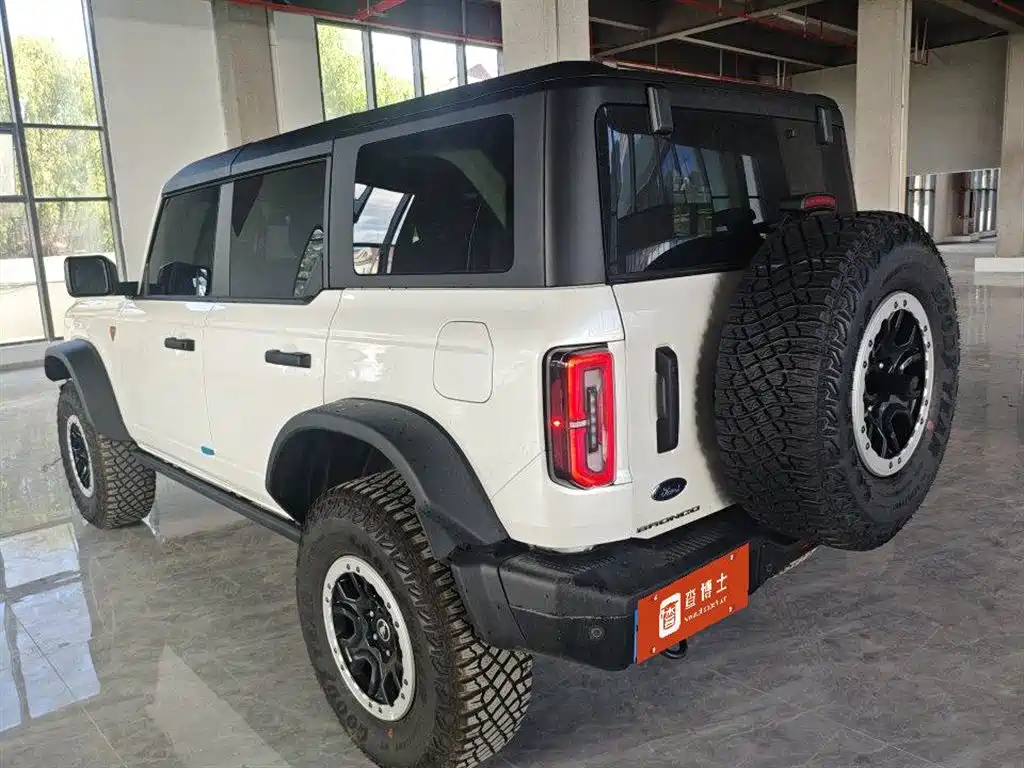 Ford Bronco 福特烈马 2026款 2.3 T 荒地