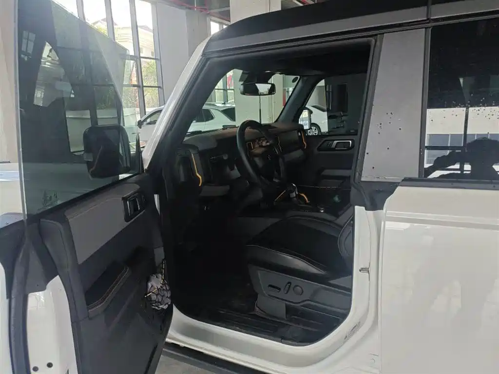 Ford Bronco 福特烈马 2026款 2.3 T 荒地