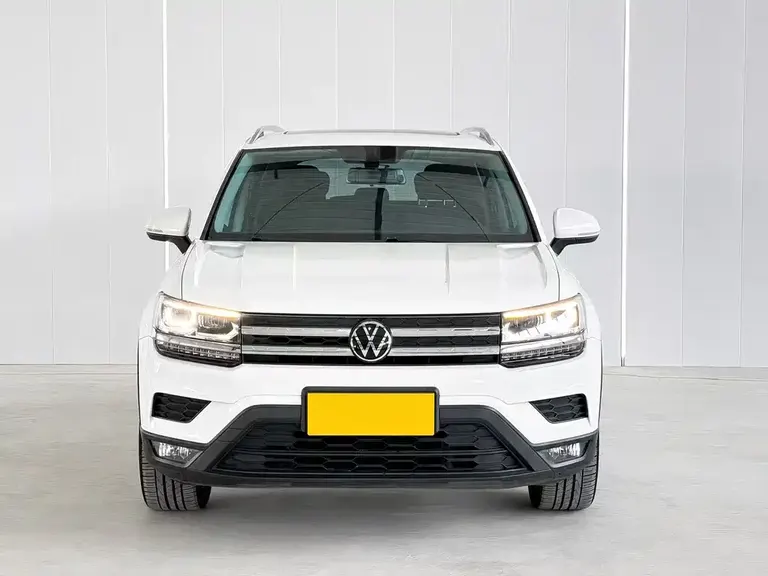 Volkswagen Tharu 280 TSI 2 WD Luxury