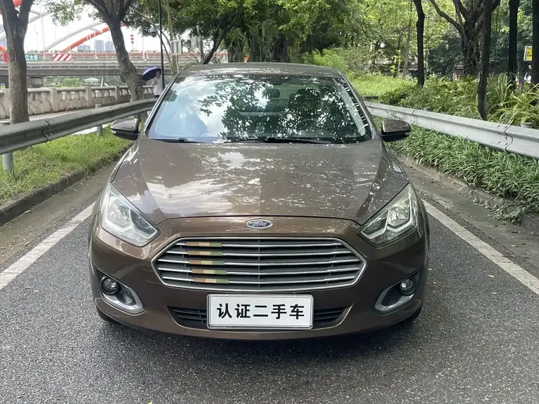 Ford Escort 1.5 L Auto Fashion