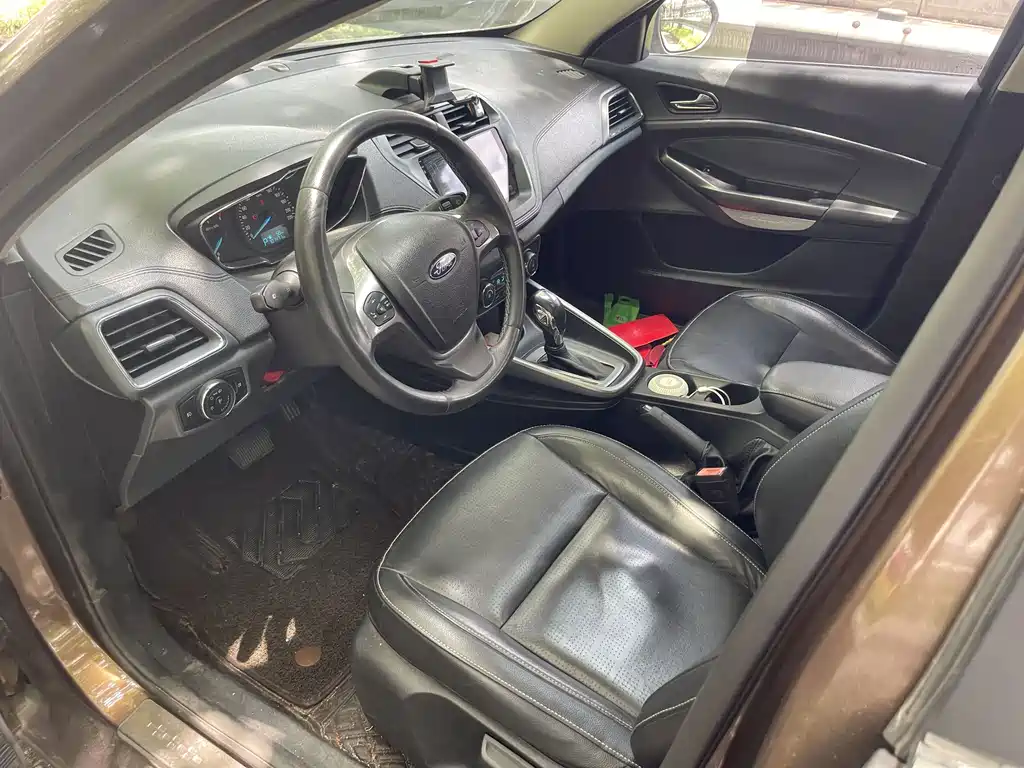 Escort 1.5 L Auto Fashion