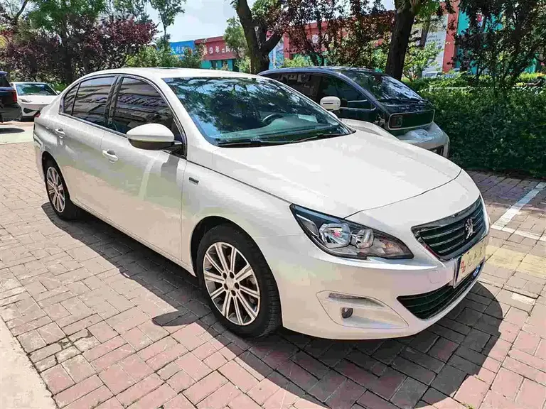Peugeot 408 1.6 T Auto Luxury
