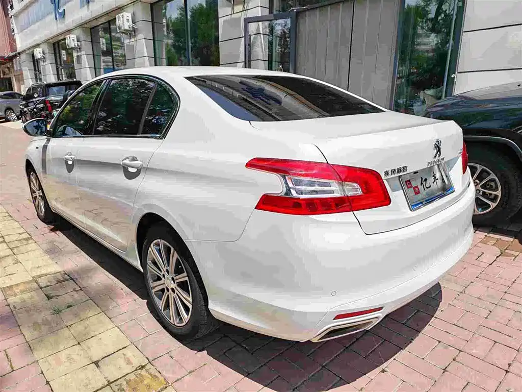 Peugeot 408 1.6 T Auto Luxury