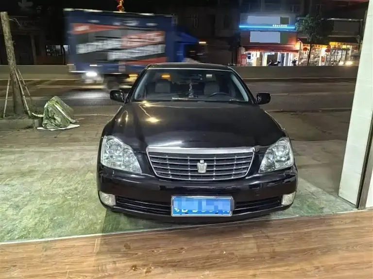 Toyota Crown 2.5 L Royal Special Enhanced