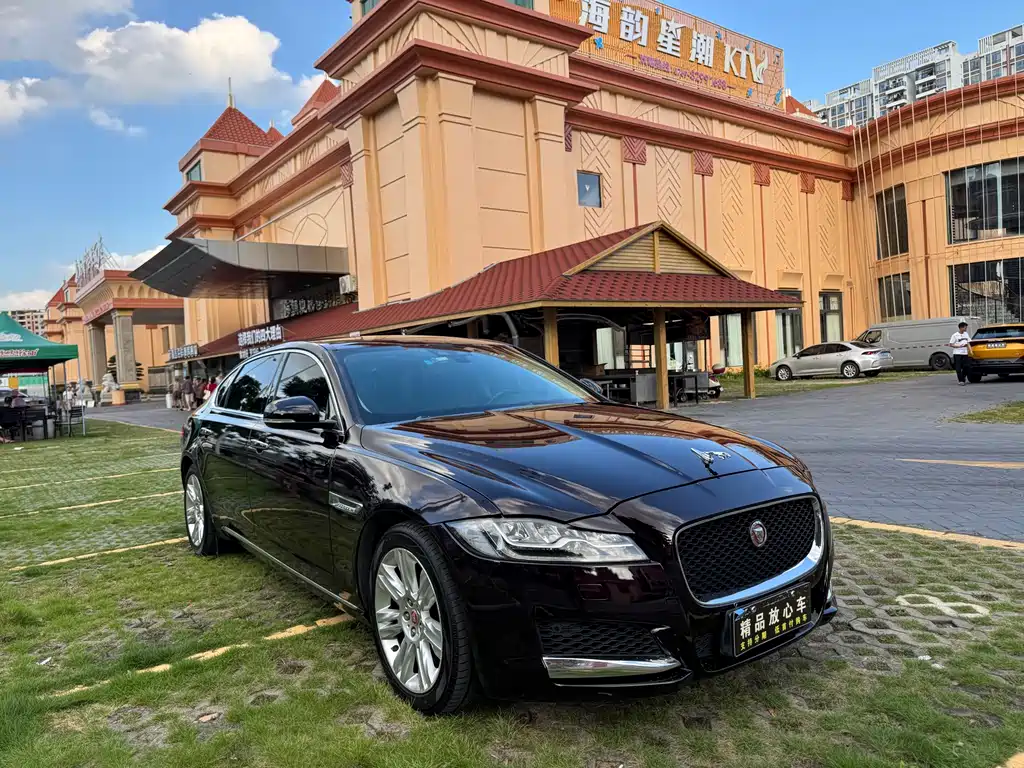 Jaguar XFL XFL 2.0 T 250 PS Premium