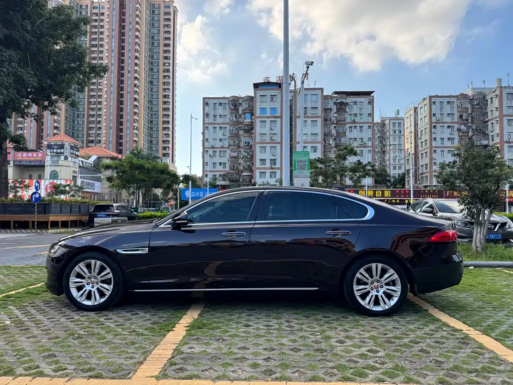 Jaguar XFL XFL 2.0 T 250 PS Premium