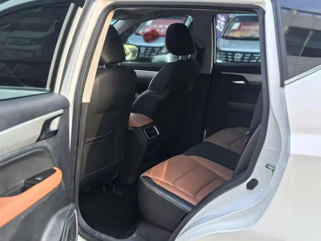 Vision X6 1.4 T CVT Distinguished