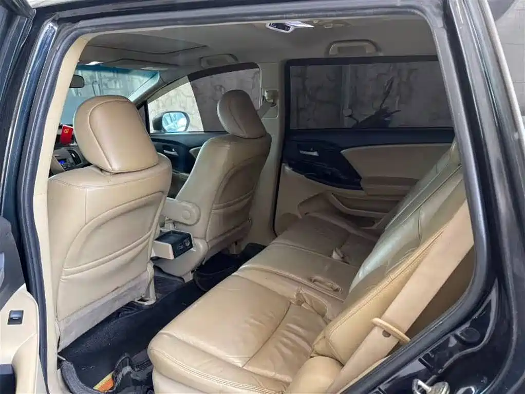 Odyssey 2.4 L Luxury