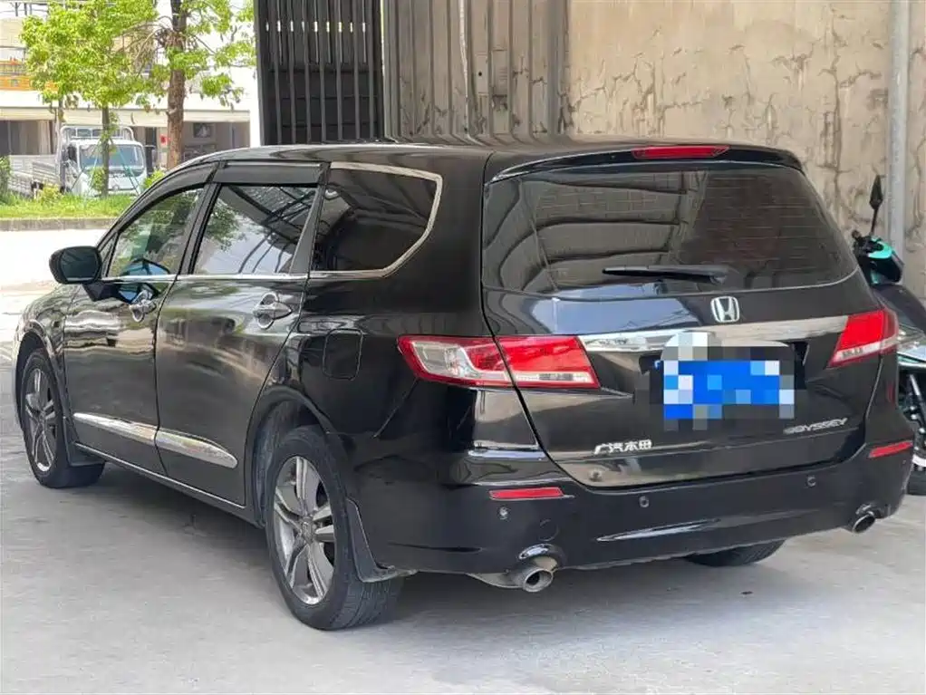Odyssey 2.4 L Luxury