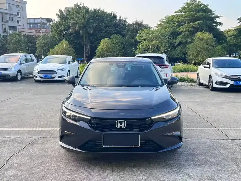 Honda Integra 240 TURBO CVT Luxury