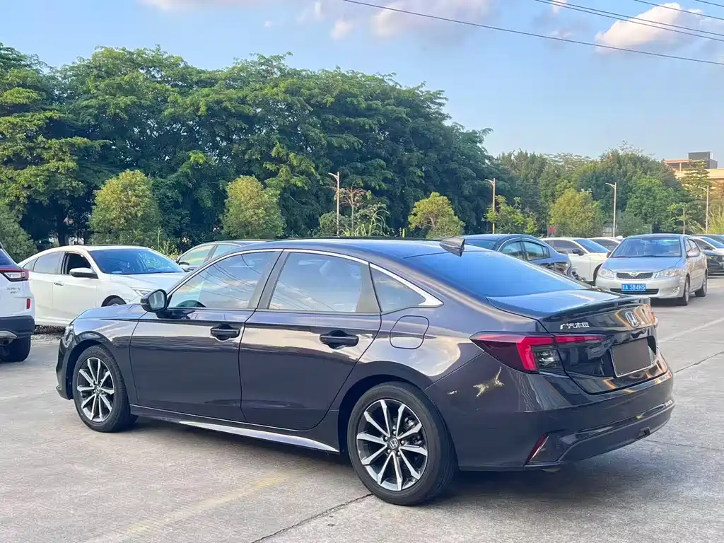 Integra 240 TURBO CVT Luxury