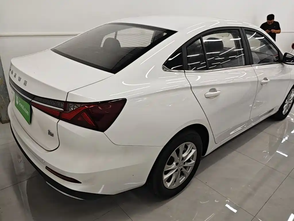 Roewe i5 1.5 L CVT Luxury