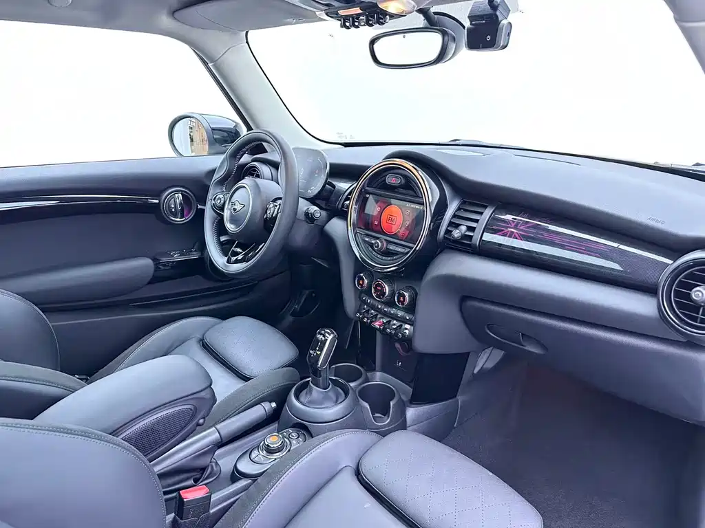 MINI 1.5 T COOPER Artist