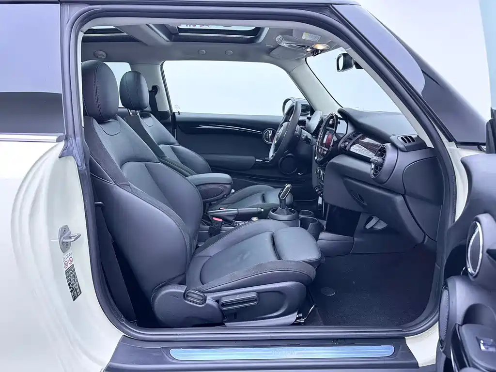 MINI 1.5 T COOPER Artist