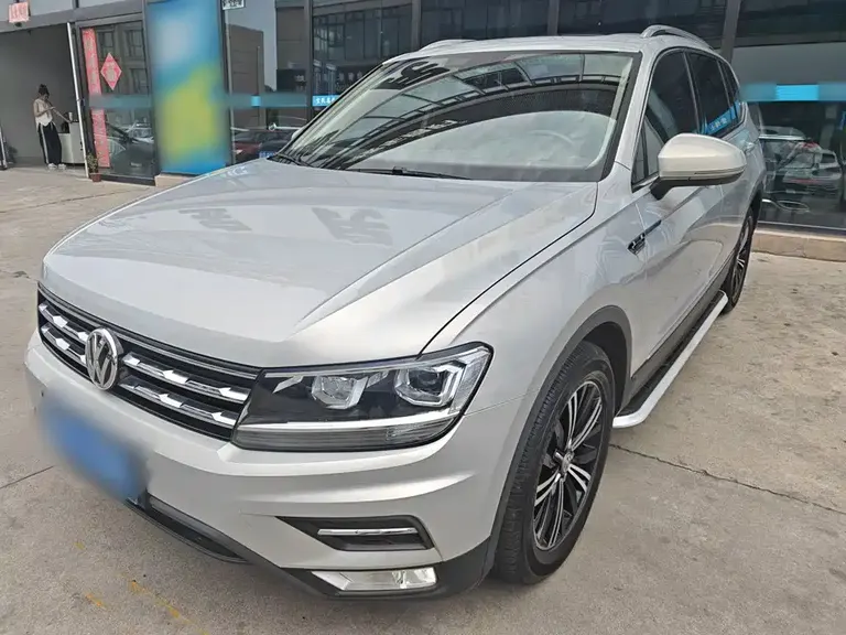 Volkswagen Tiguan L 330 TSI Auto 2 WD Panoramic Comfort CN-VI
