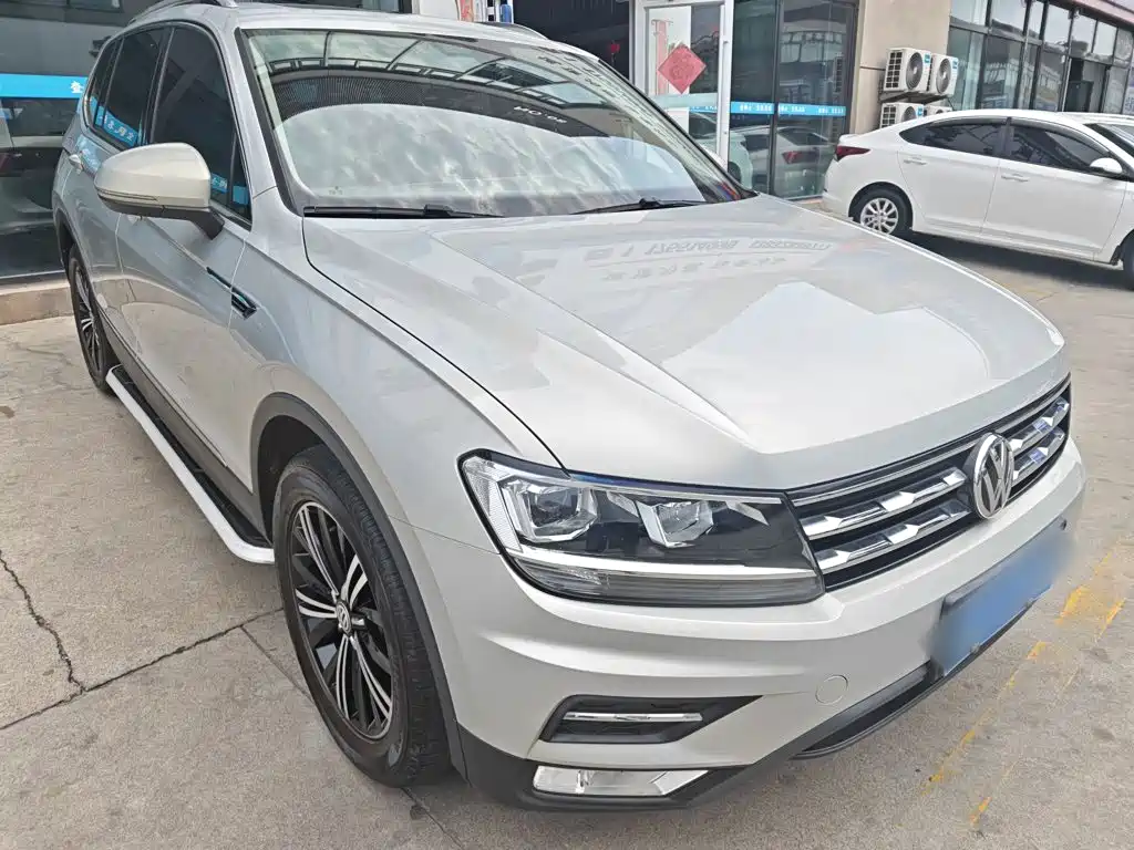 Tiguan L 330 TSI Auto 2 WD Panoramic Comfort CN-VI