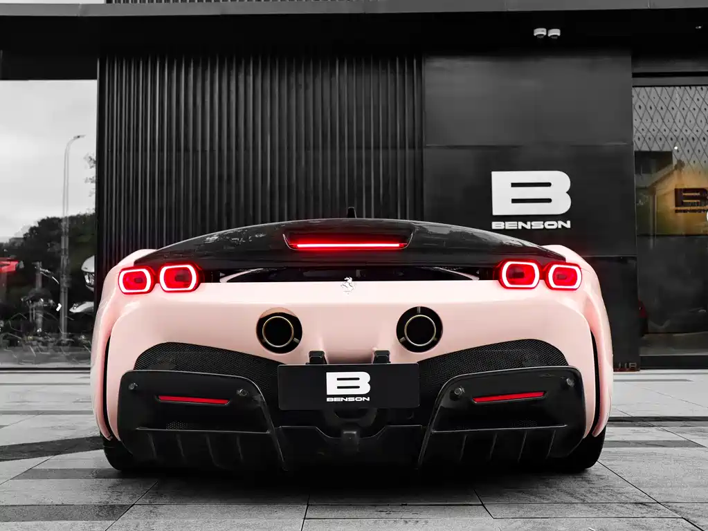 SF90 3.9 T V8 Stradale